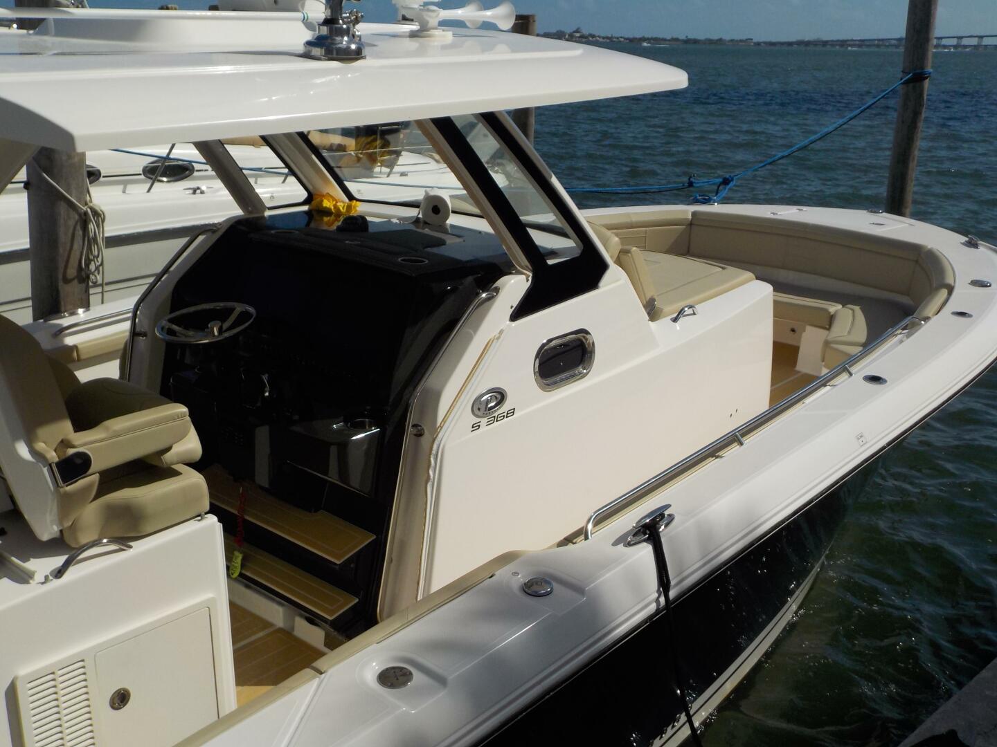 2019 Pursuit S 368 "LGB" - photo 3