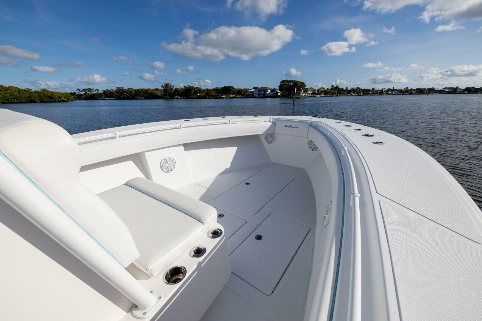 2018 SeaHunter 33 Center Console "Bloodline" - photo 3