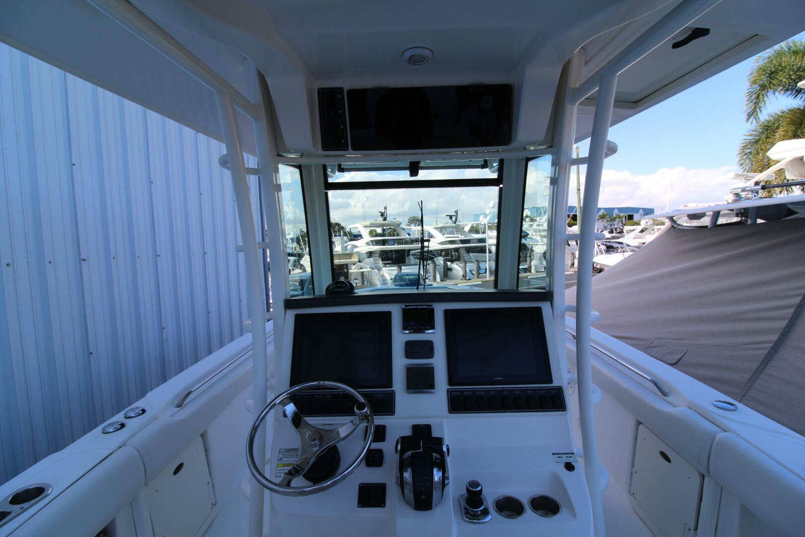 2015 Boston Whaler 320 Outrage "Better Than Most" - photo 3