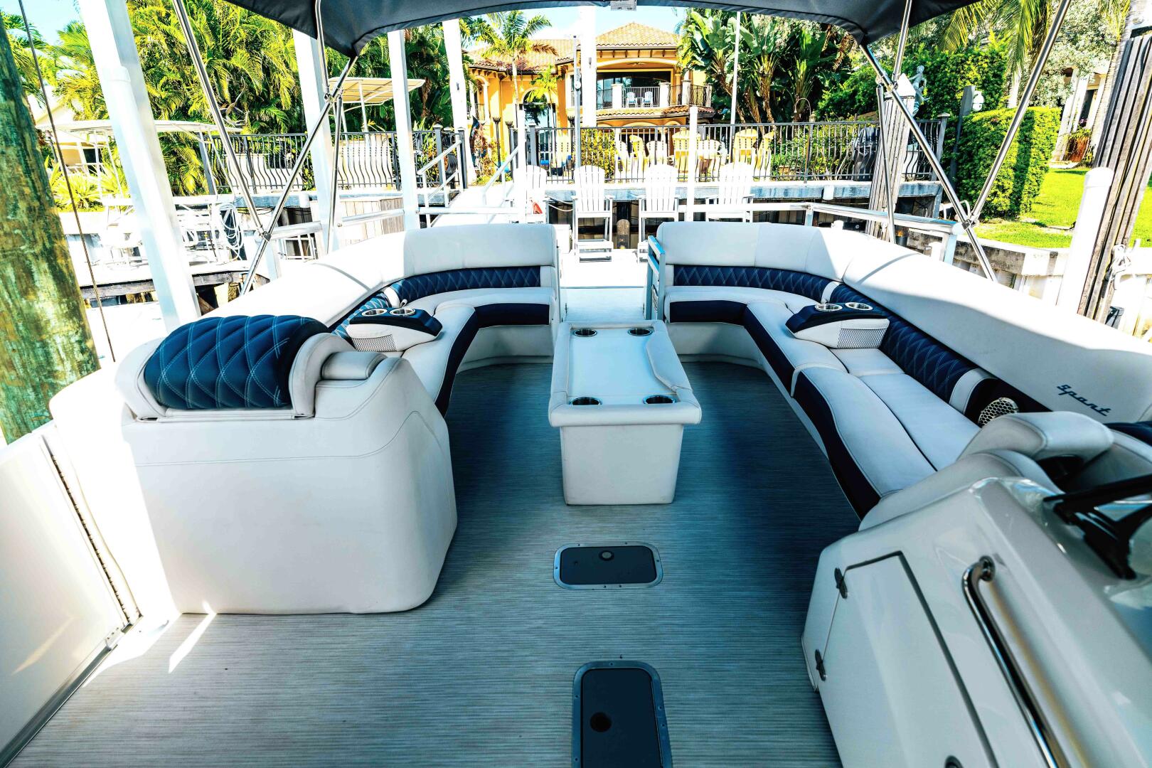 2024 Bennington QSBAX2 Swingback "HOLD ON" - photo 3