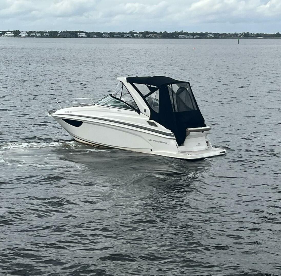 2018 Regal 28 Express - photo 1
