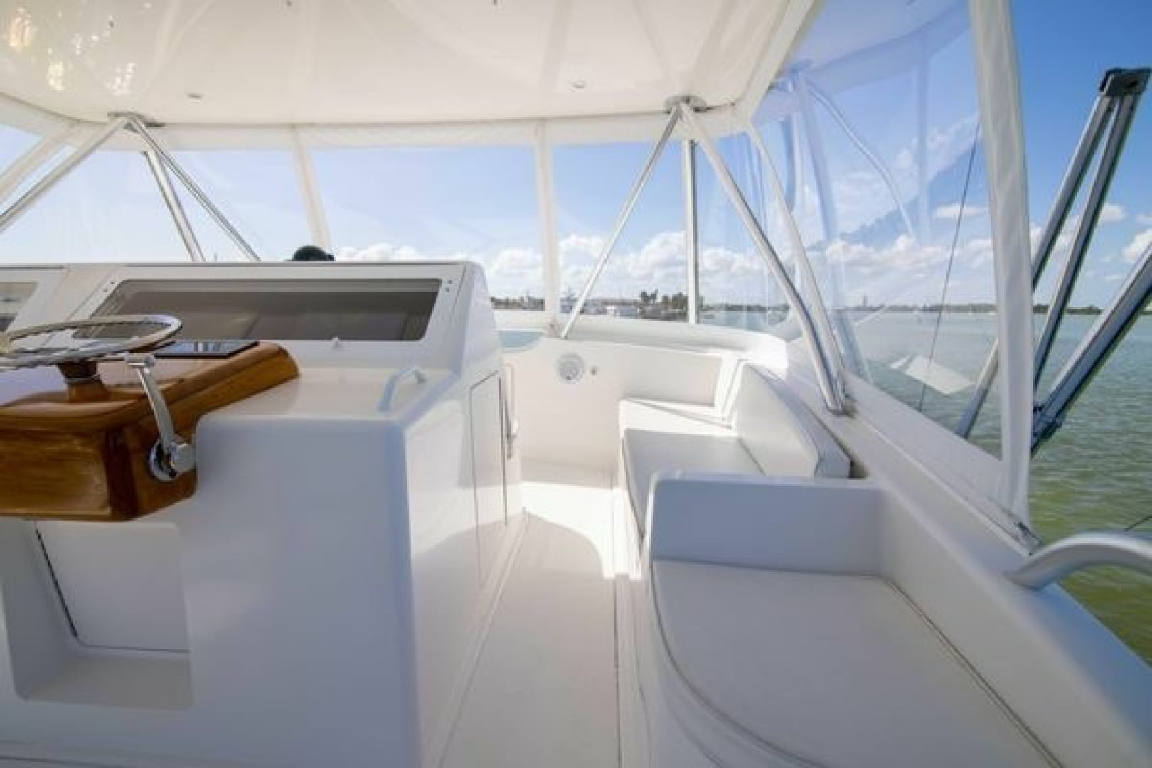 2007 Viking 52 Convertible "FIVE TOES" - photo 3