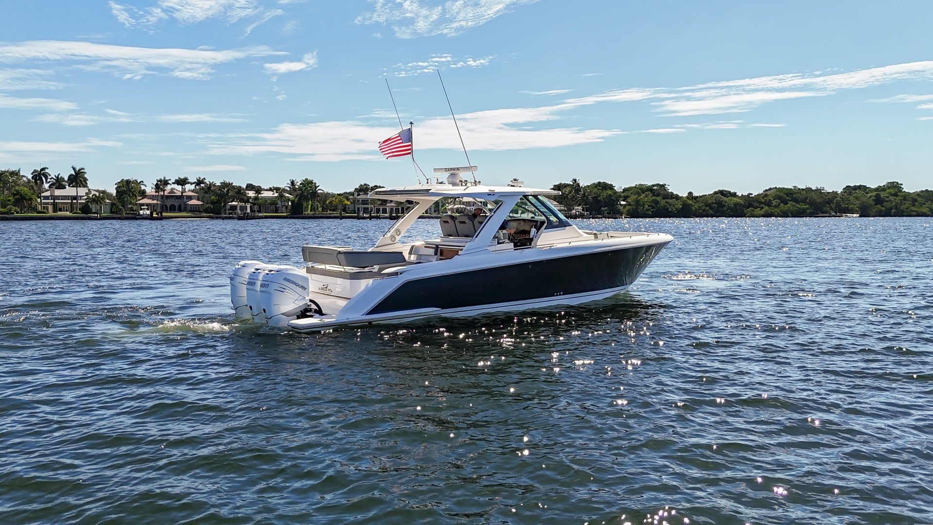 2020 Tiara Yachts 38 LS "LA DOLCE VITA" - photo 2