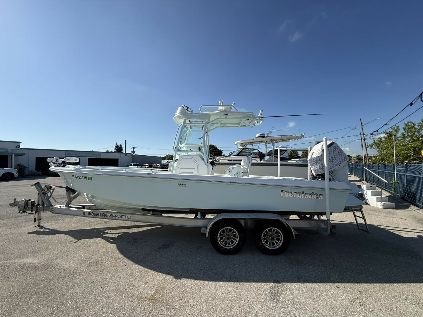 2021 Everglades 243 CC - photo 1