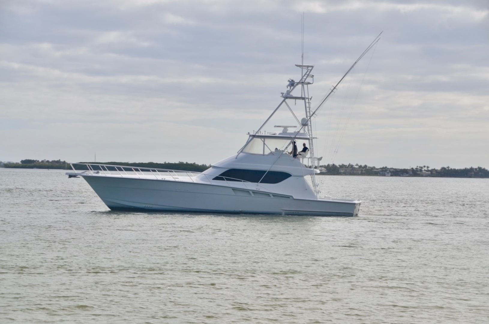 1999 Hatteras 60 Convertible "DOWN TIME" - photo 1