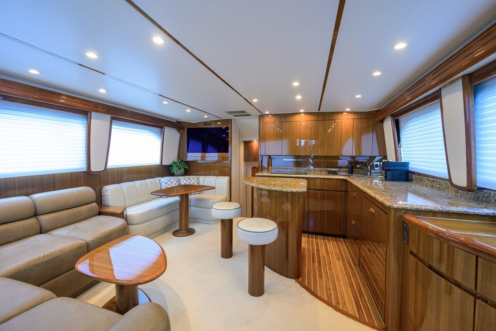 2009 Viking 50 Convertible "Gettin' Reel" - photo 3