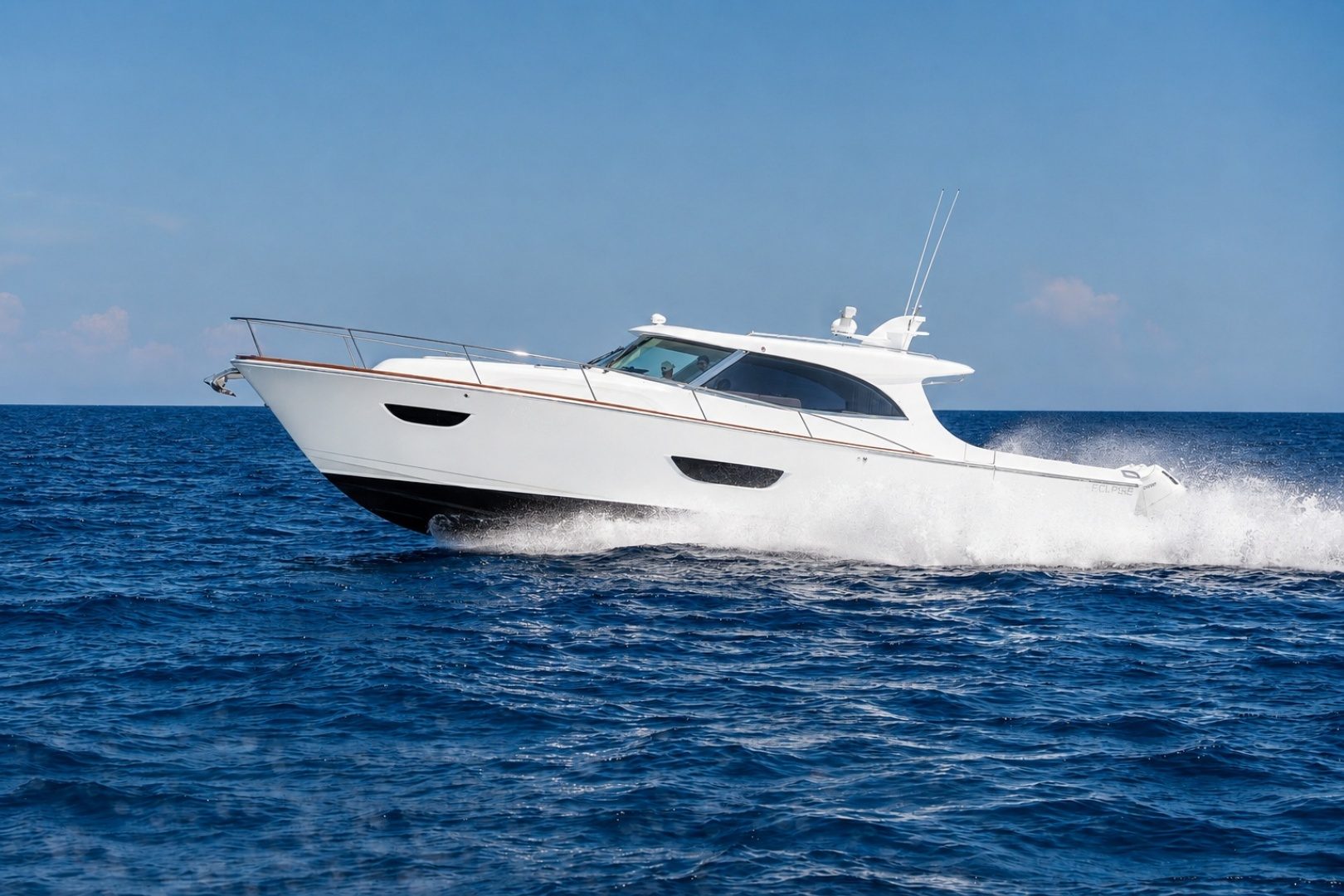 2025 ECLIPSE 505 Shadow "Matterhorn White" - photo 1