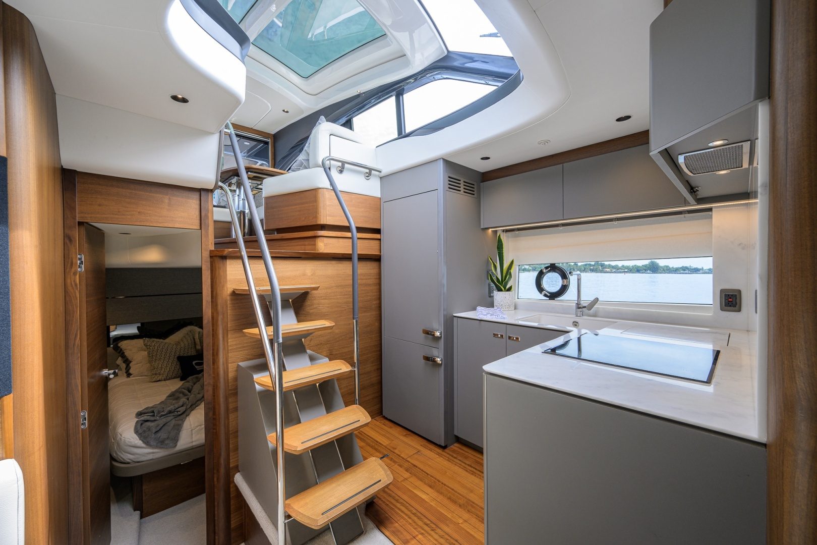 2024 Princess V50 "Crown" - photo 2