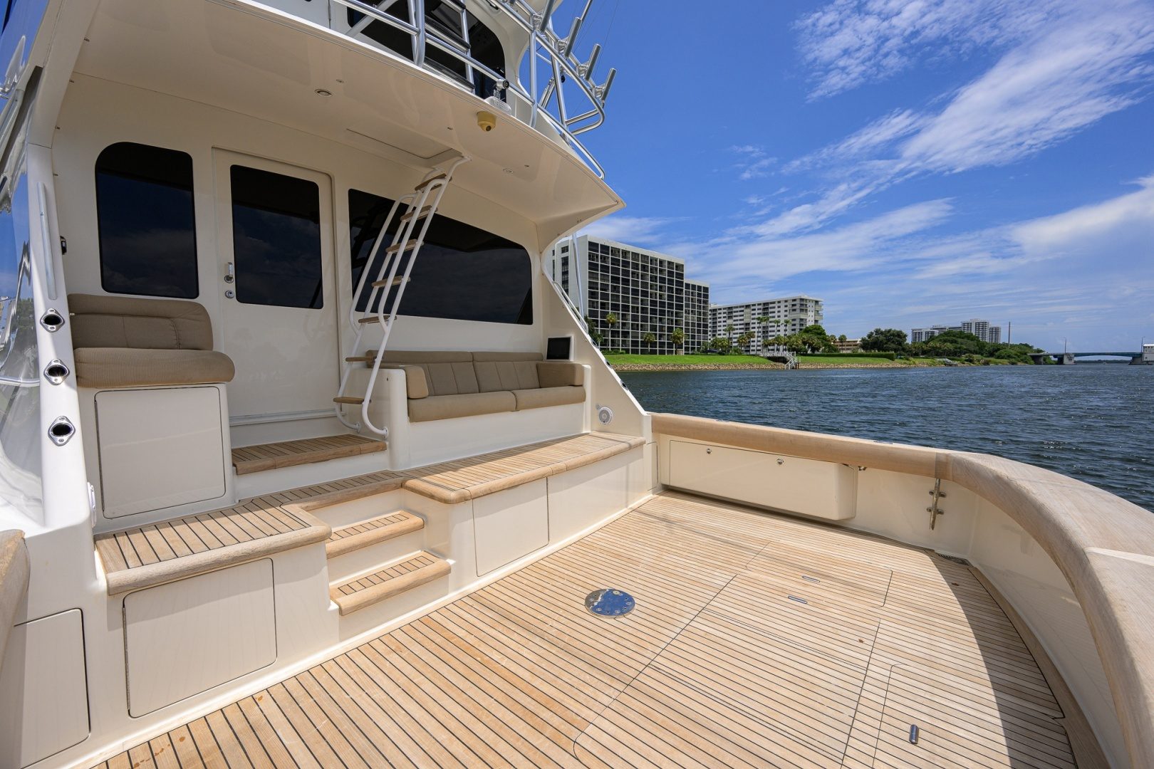 2006 Viking 68 Convertible "Mission Accomplished" - photo 2