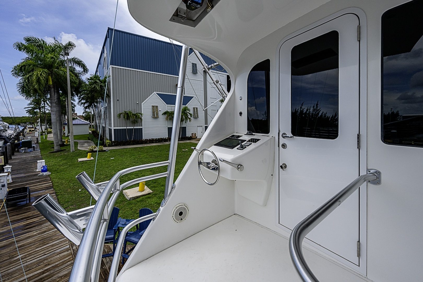 2011 Viking 76 Enclosed Bridge "TEUSEAS" - photo 3