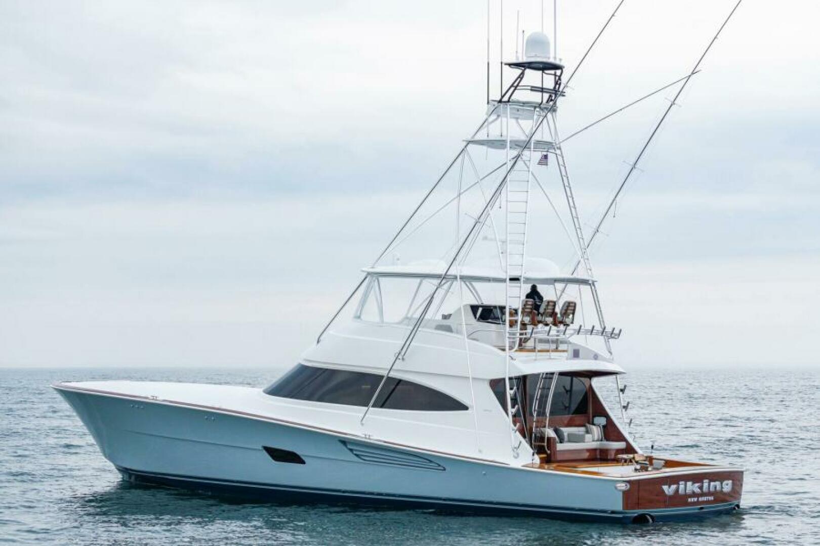 2027 Viking 82 Convertible "2027 Viking 82C" - photo 2