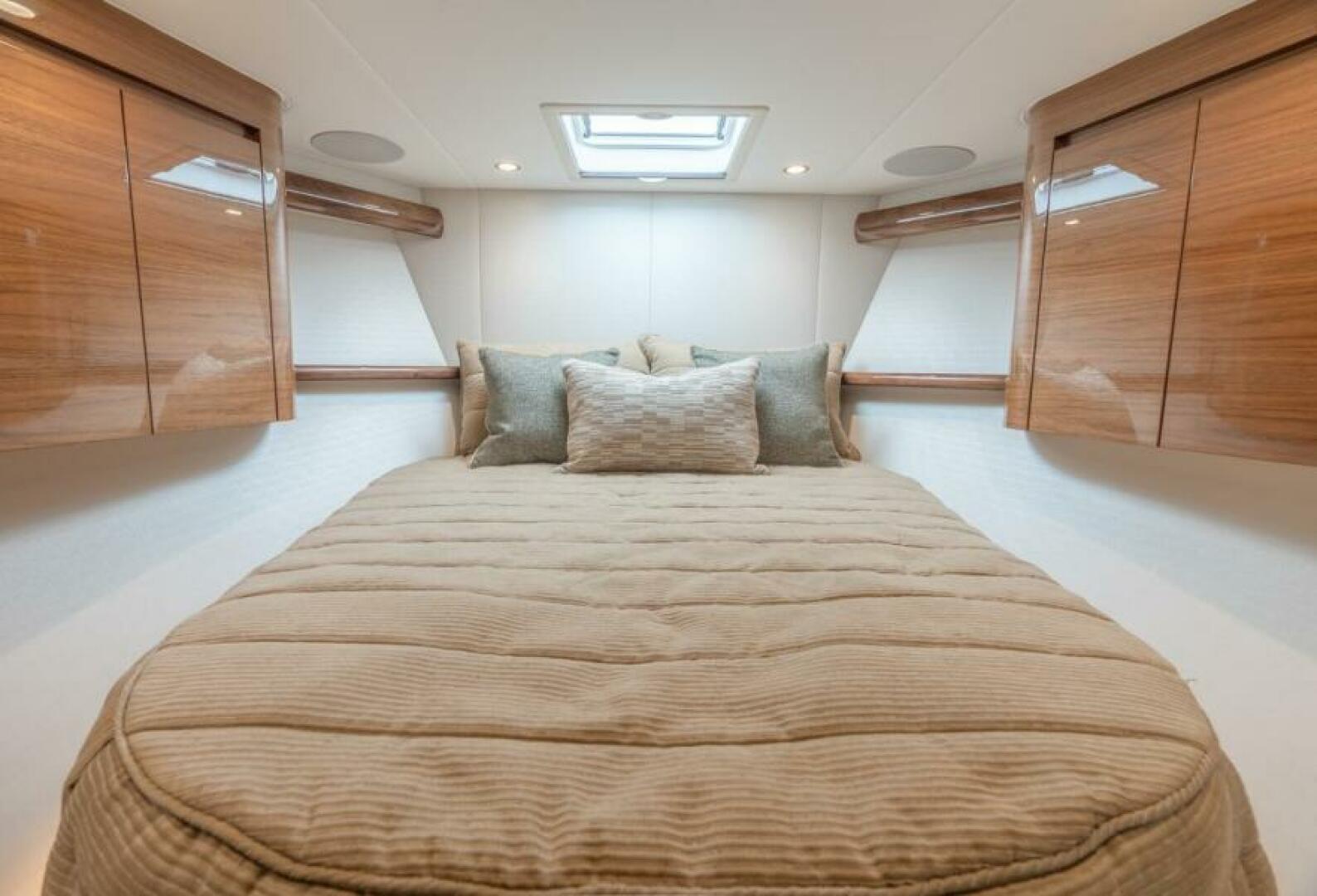 2027 Viking 54 Convertible "2027 Viking 54C" - photo 2