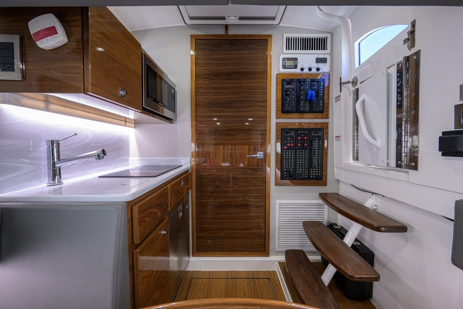2025 Valhalla Boatworks V46 "46 Valhalla" - photo 3