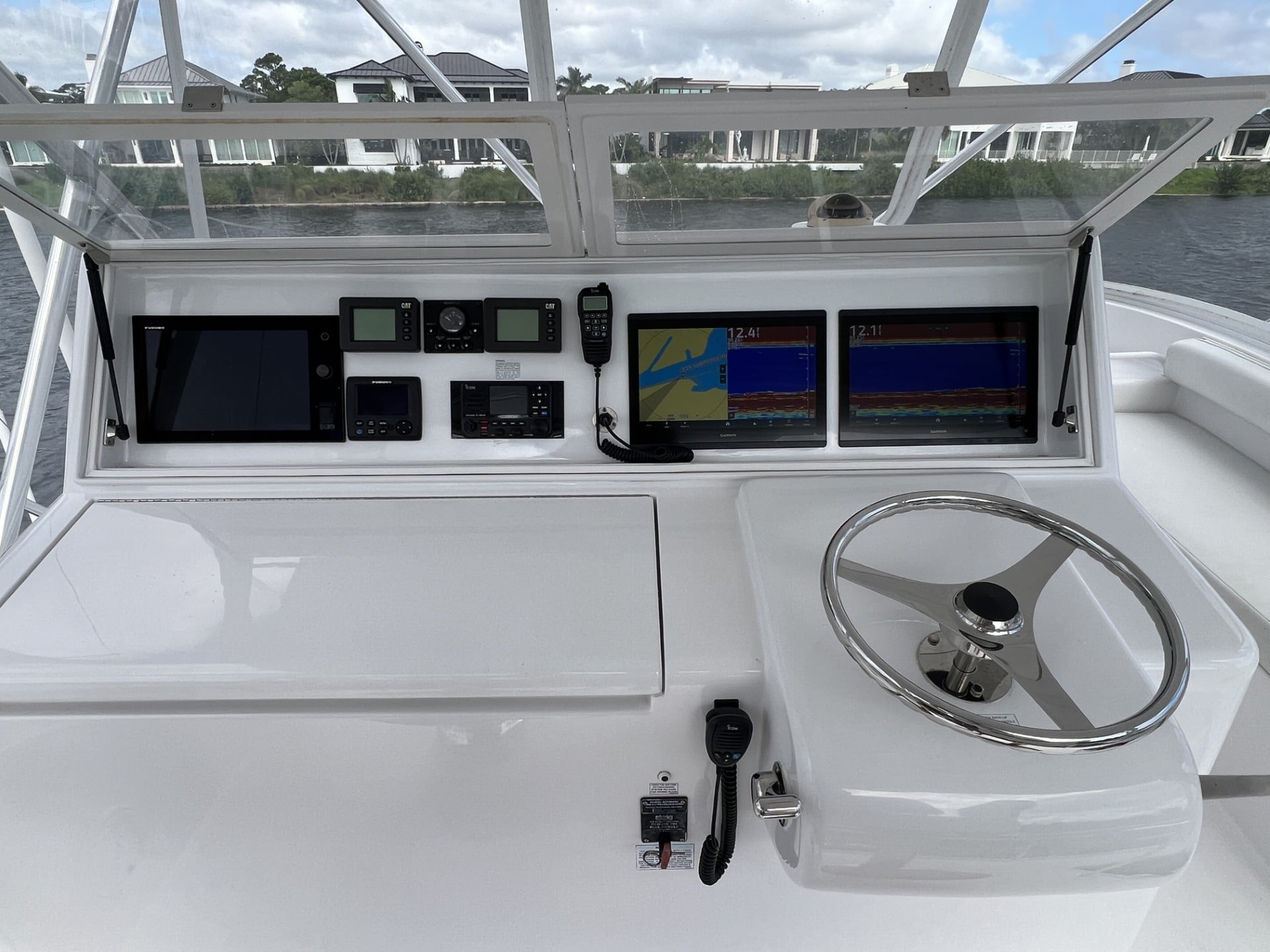 2013 Hatteras GT 54 "Lisa Correia" - photo 3