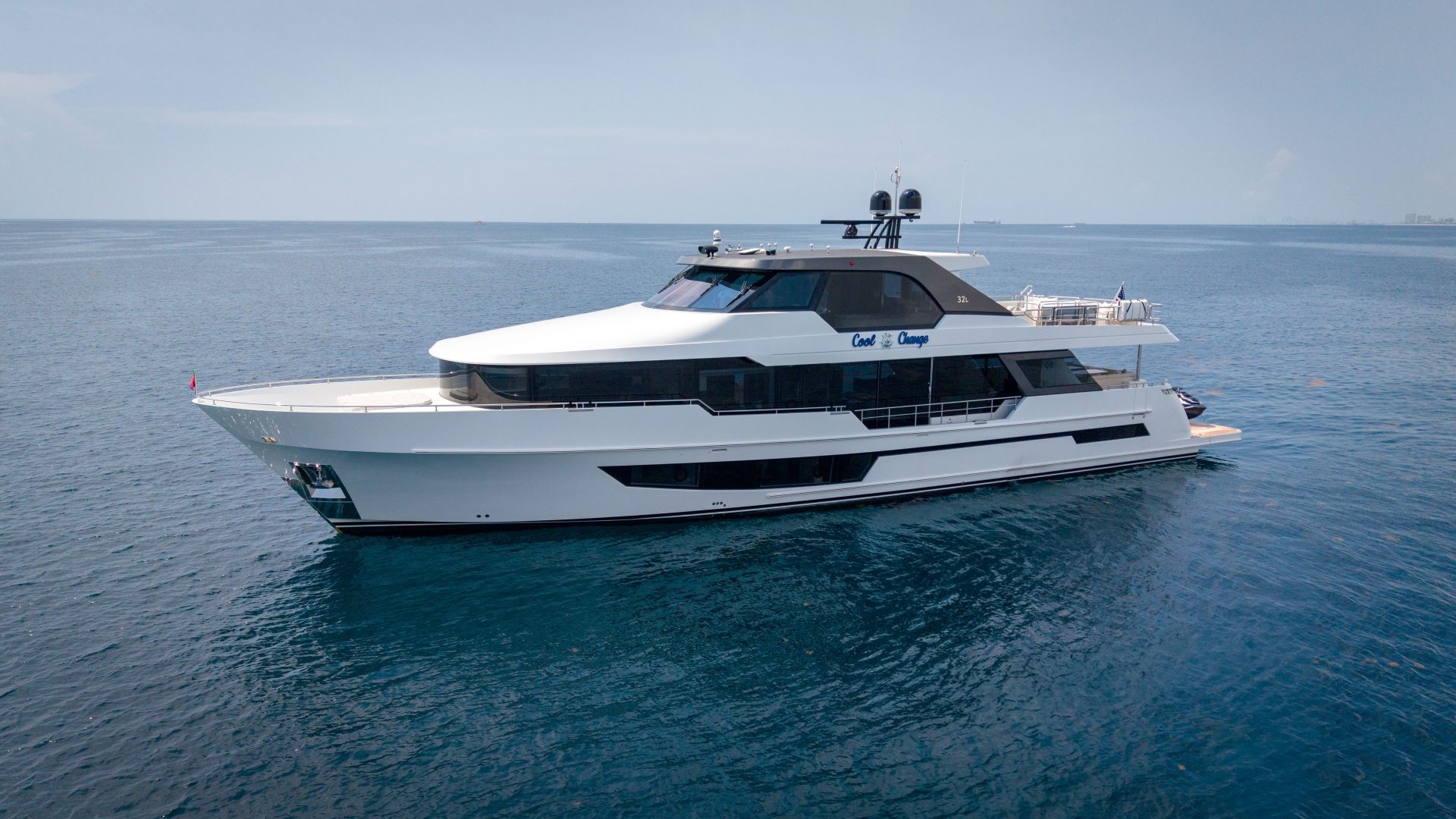 2025 Ocean Alexander 32L "Cool Change" - photo 3