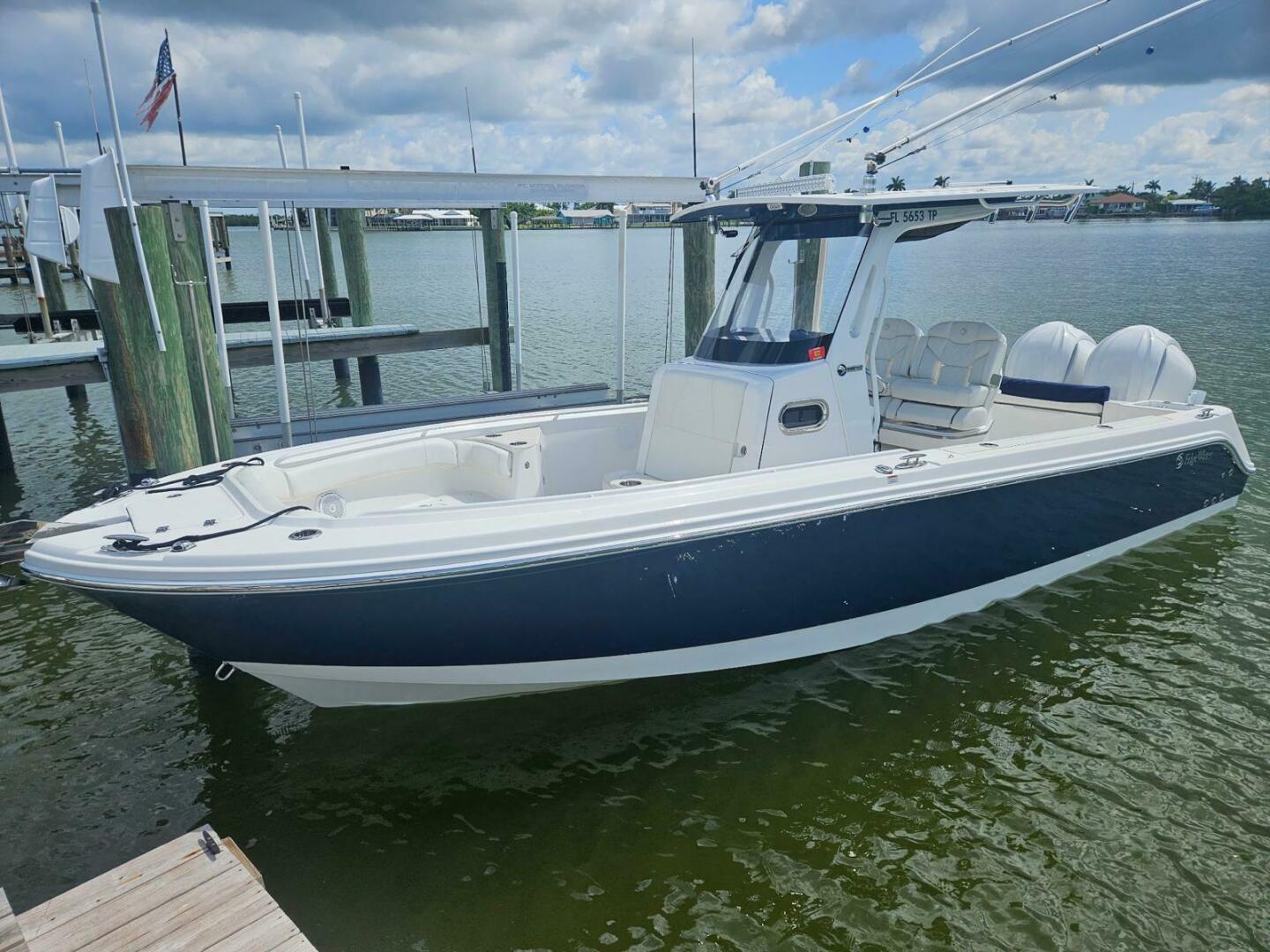 2023 Edgewater 262CC - photo 2