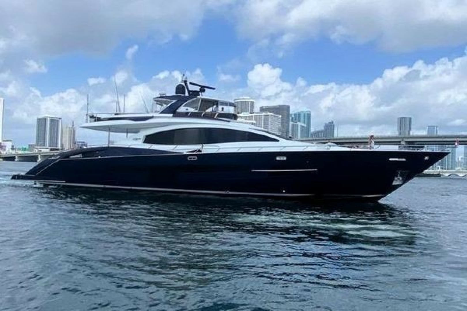 2012 Lazzara Yachts LSX 95 Flybridge - photo 1