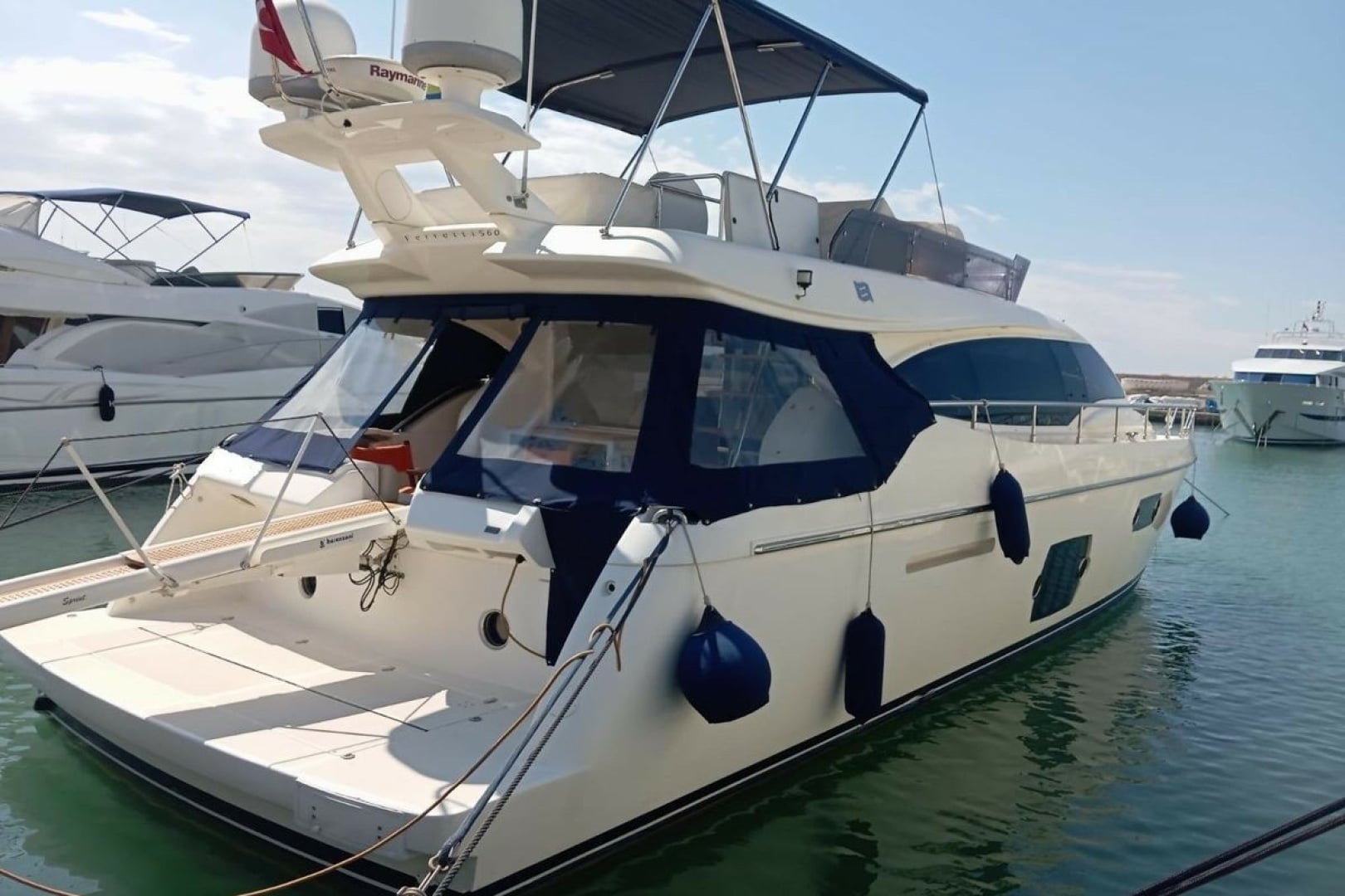 2010 Ferretti Yachts 560 - photo 1