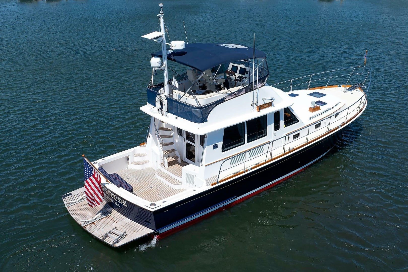 2006 Grand Banks 47 Eastbay Fly Bridge "L'Attitude" - photo 2