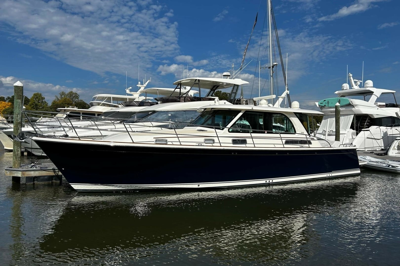 2006 Grand Banks 47 Eastbay Fly Bridge "L'Attitude" - photo 1