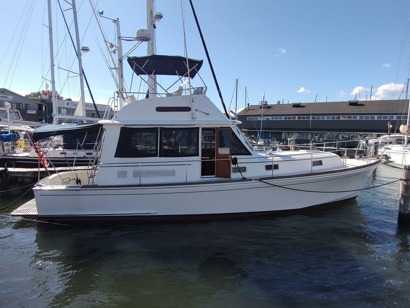 1996 Grand Banks Eastbay 40 Flybridge "Summersalts" - photo 2