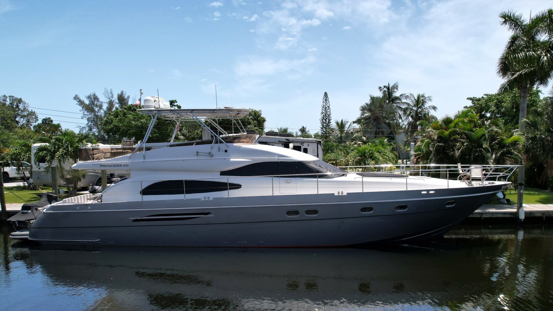 1999 Princess FLYBRIDGE "SILVER LININGS" - photo 1