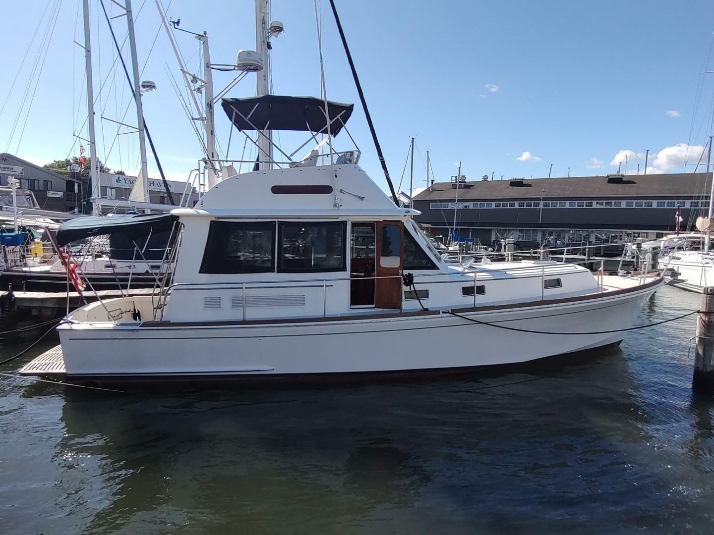 1996 Grand Banks Eastbay 40 Flybridge "Summersalts" - photo 2