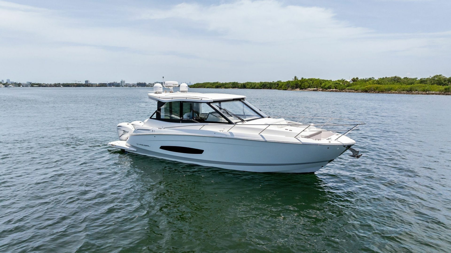 2022 Regal 36 XO "Jen and Juice" - photo 2