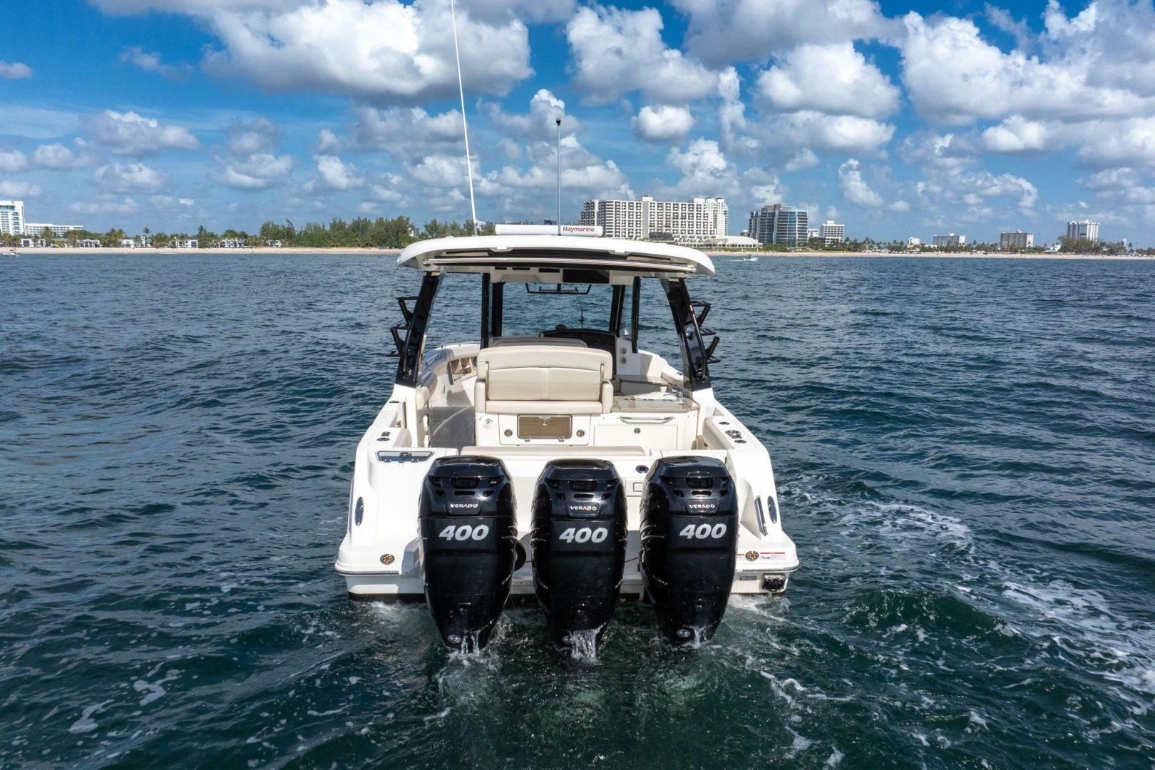 2023 Boston Whaler 350 Realm - photo 3