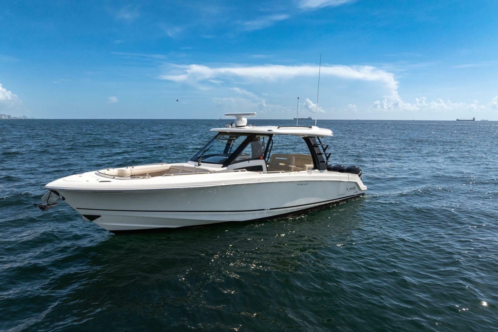 2023 Boston Whaler 350 Realm - photo 1