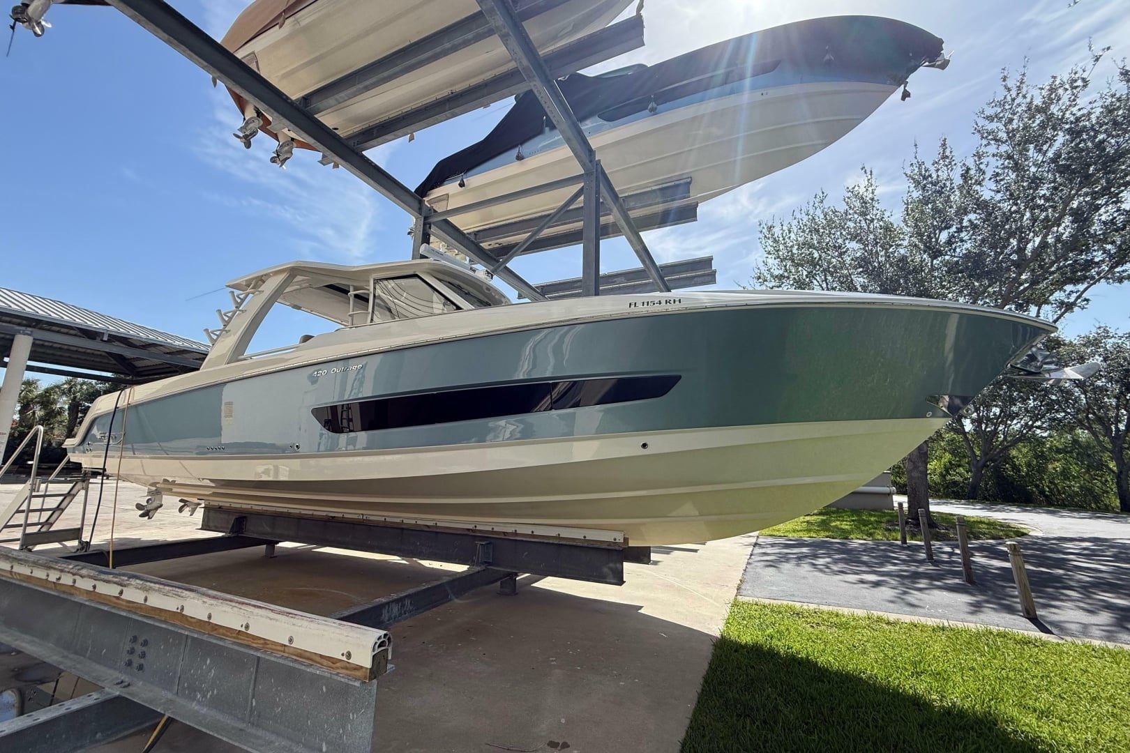 2017 Boston Whaler 420 Outrage - photo 3