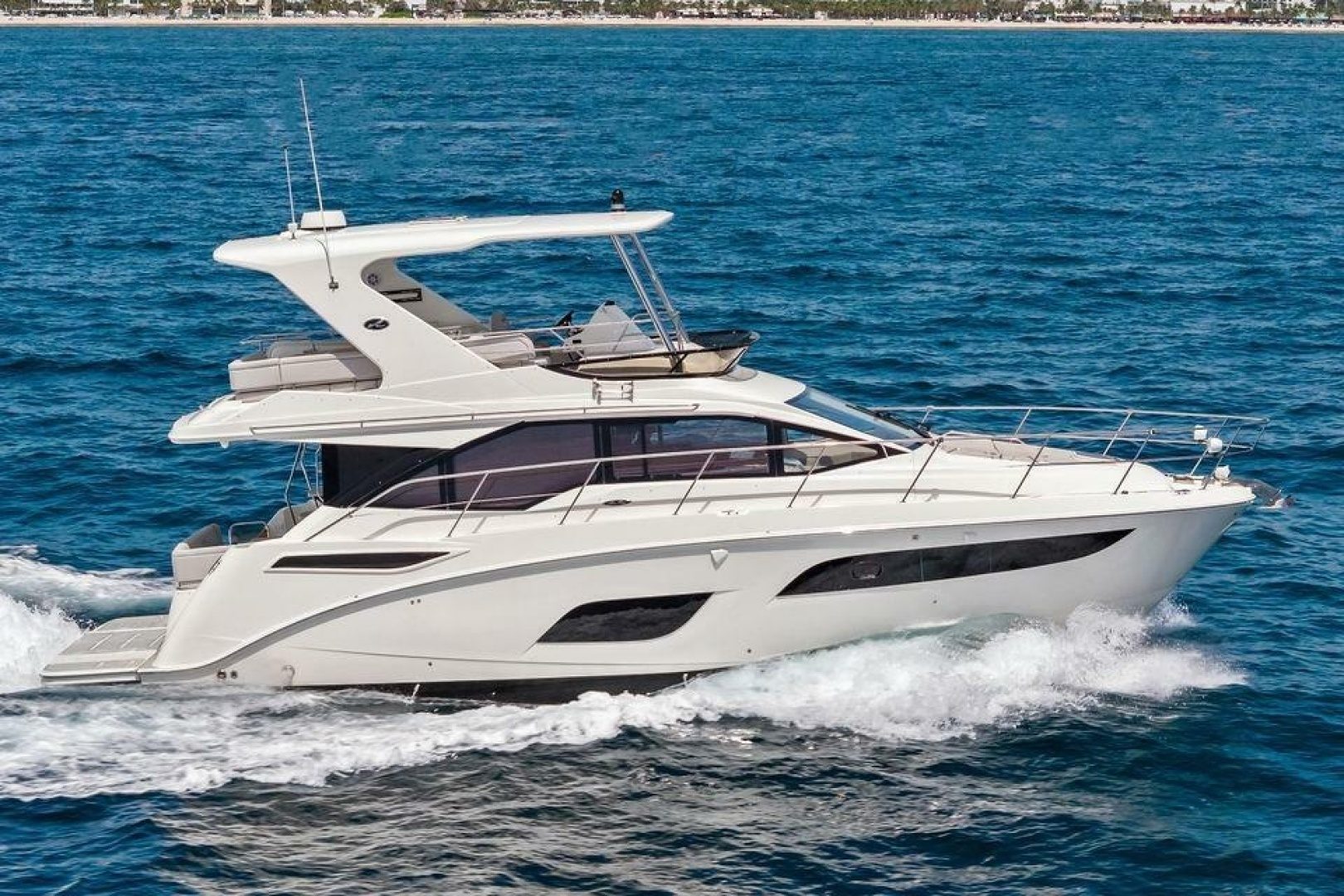 2018 Sea Ray Fly 460 - photo 3