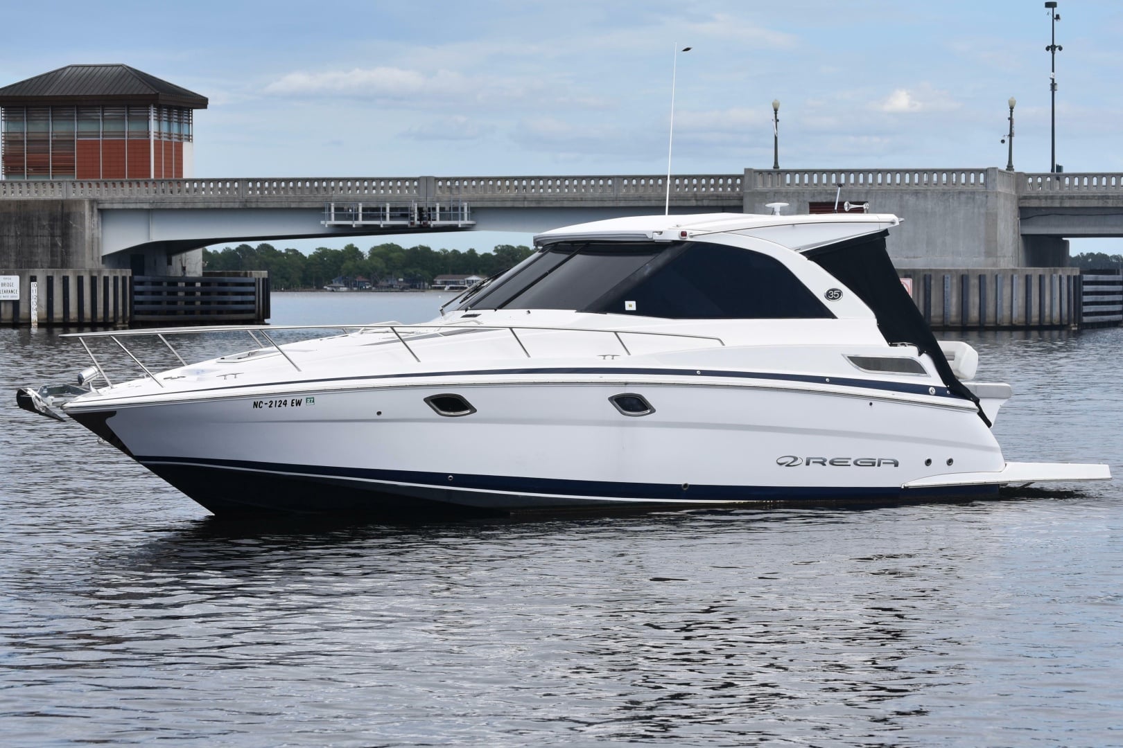 2020 Regal 35 Sport Coupe - photo 1