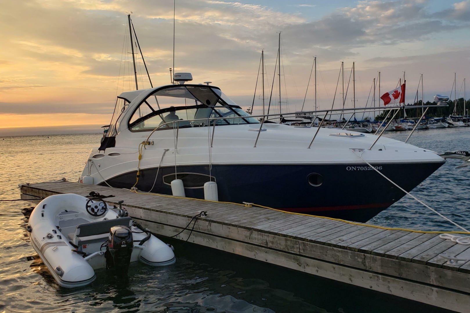 2019 Rinker EX 370 - photo 1