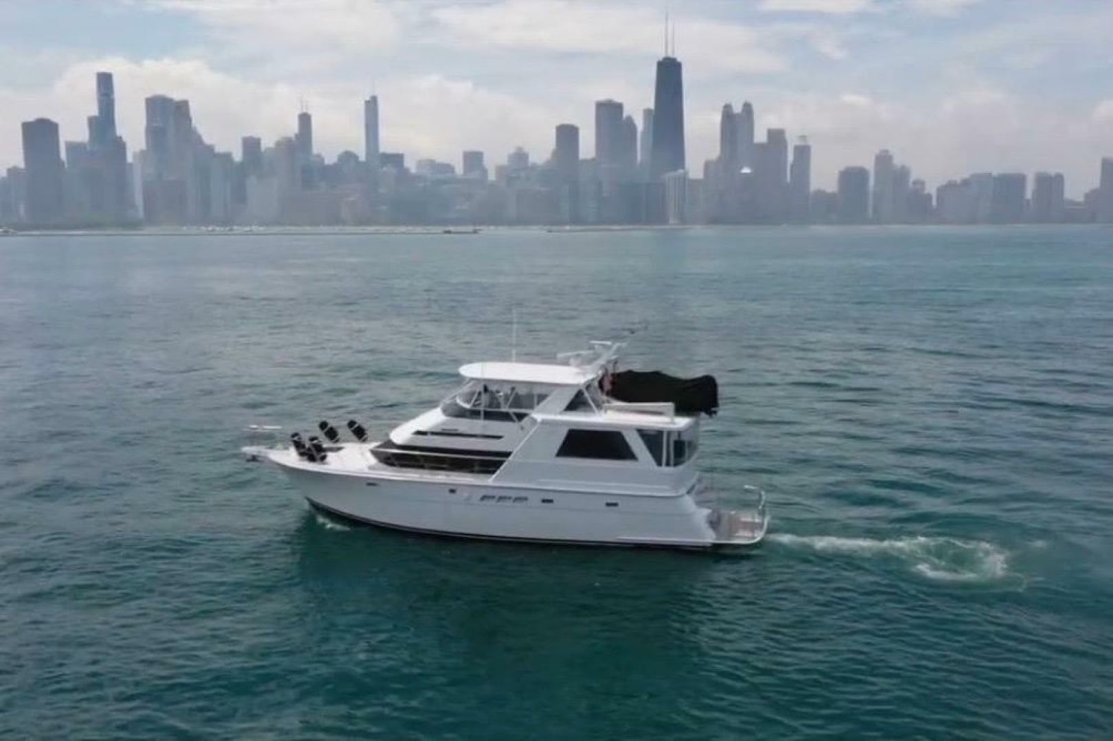 1998 Hatteras 52 Sport Deck Motor Yacht - photo 2