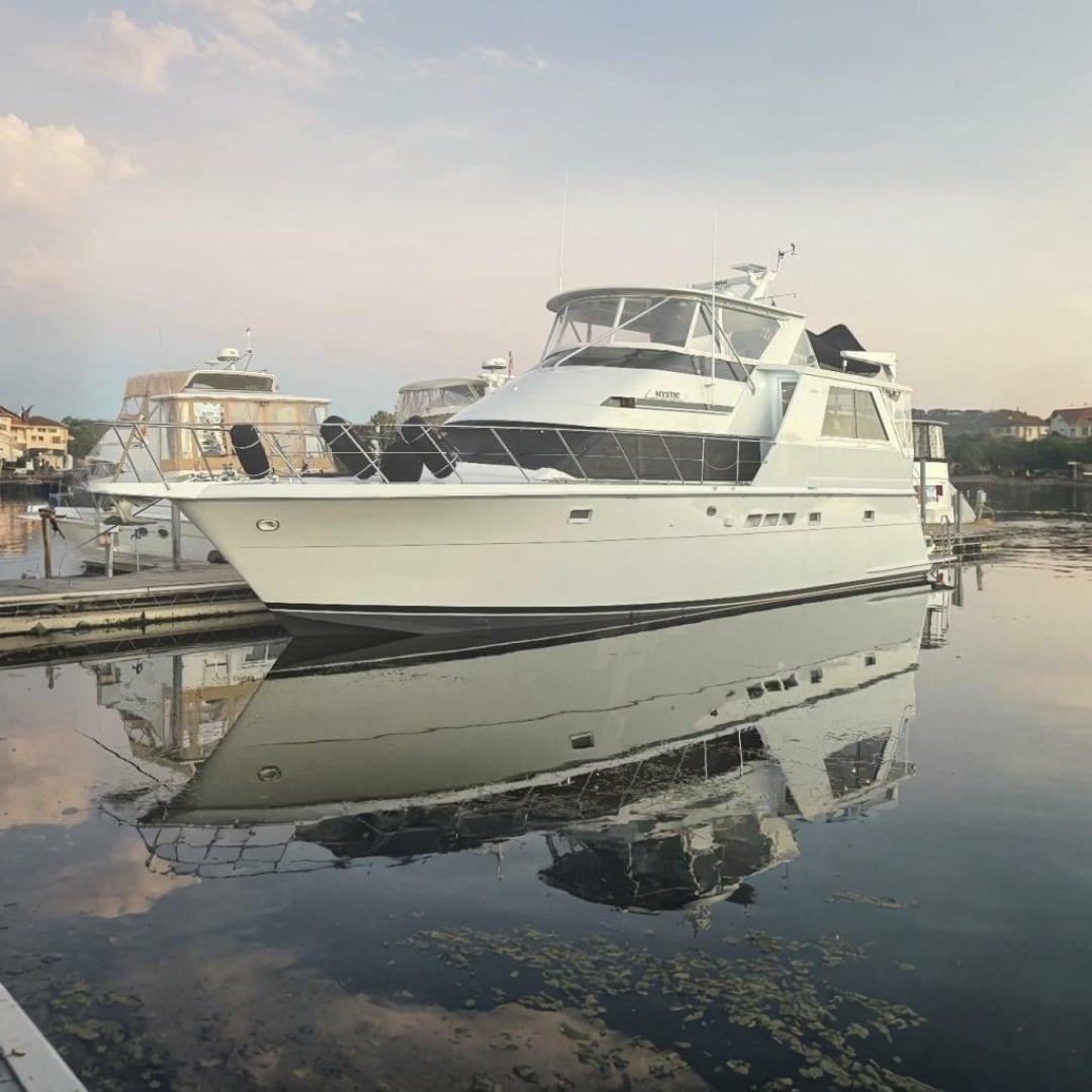 1998 Hatteras 52 Sport Deck Motor Yacht - photo 1
