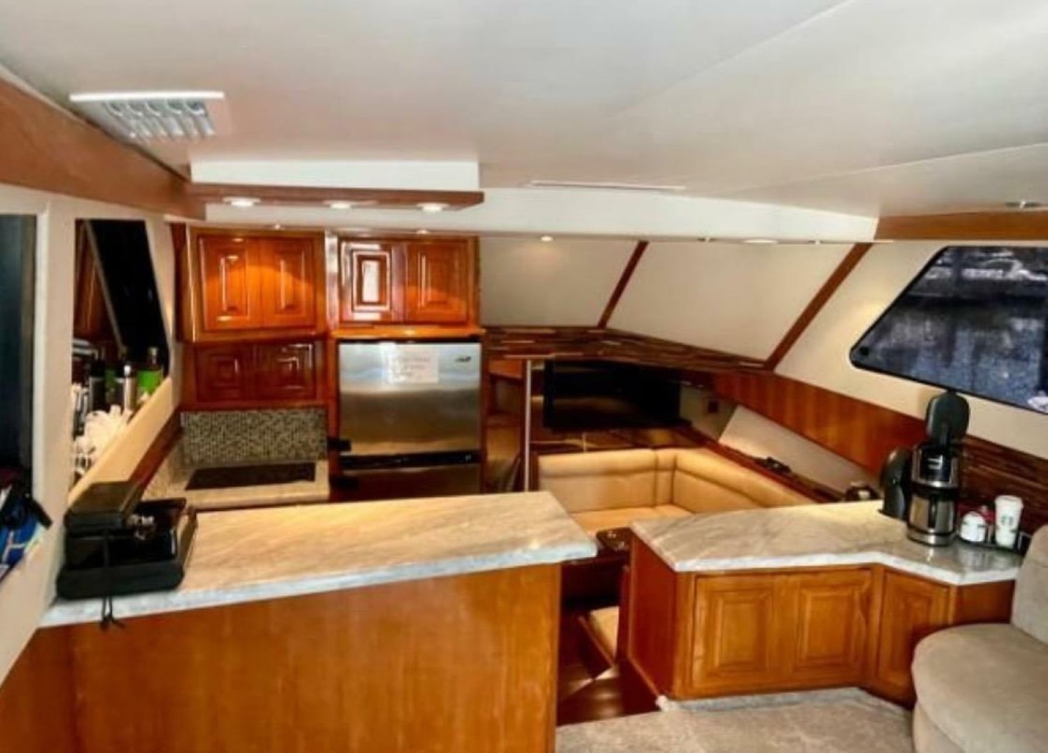 1994 Viking 38 Convertible - photo 2