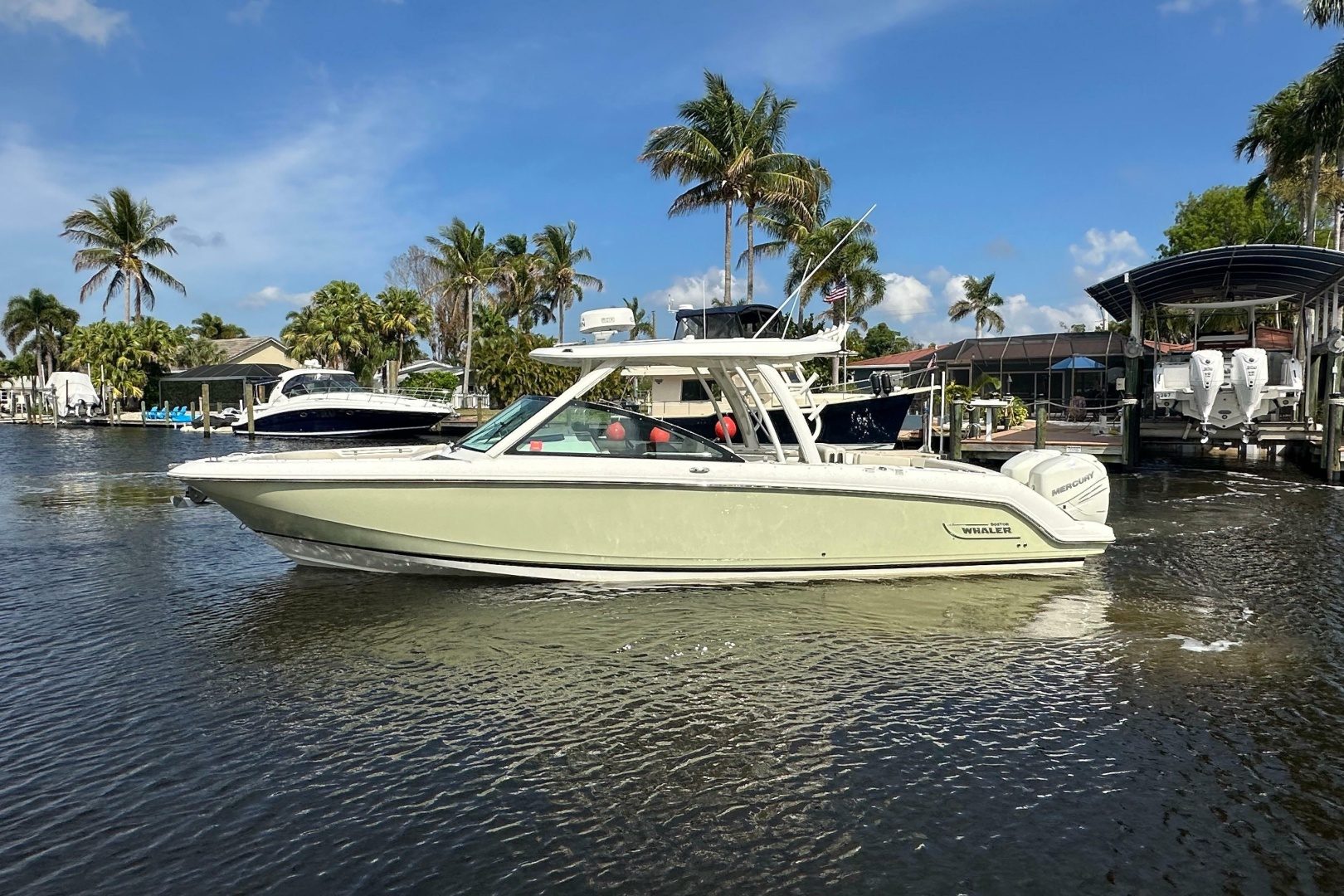 2018 Boston Whaler 320 Vantage - photo 3