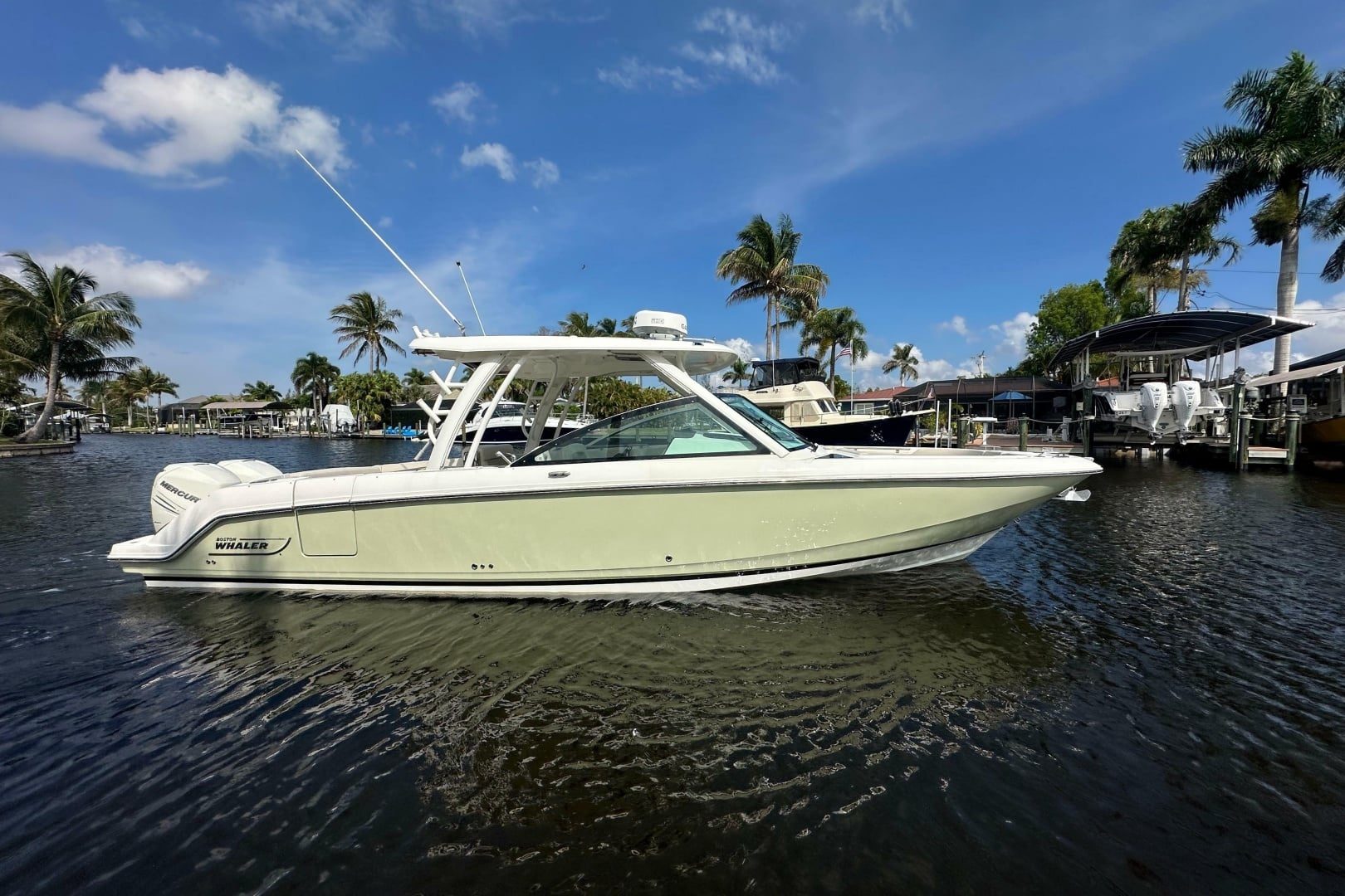 2018 Boston Whaler 320 Vantage - photo 1