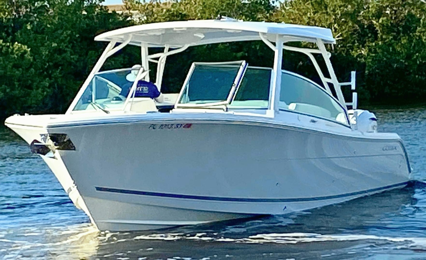 2021 Cobia 330DC - photo 2