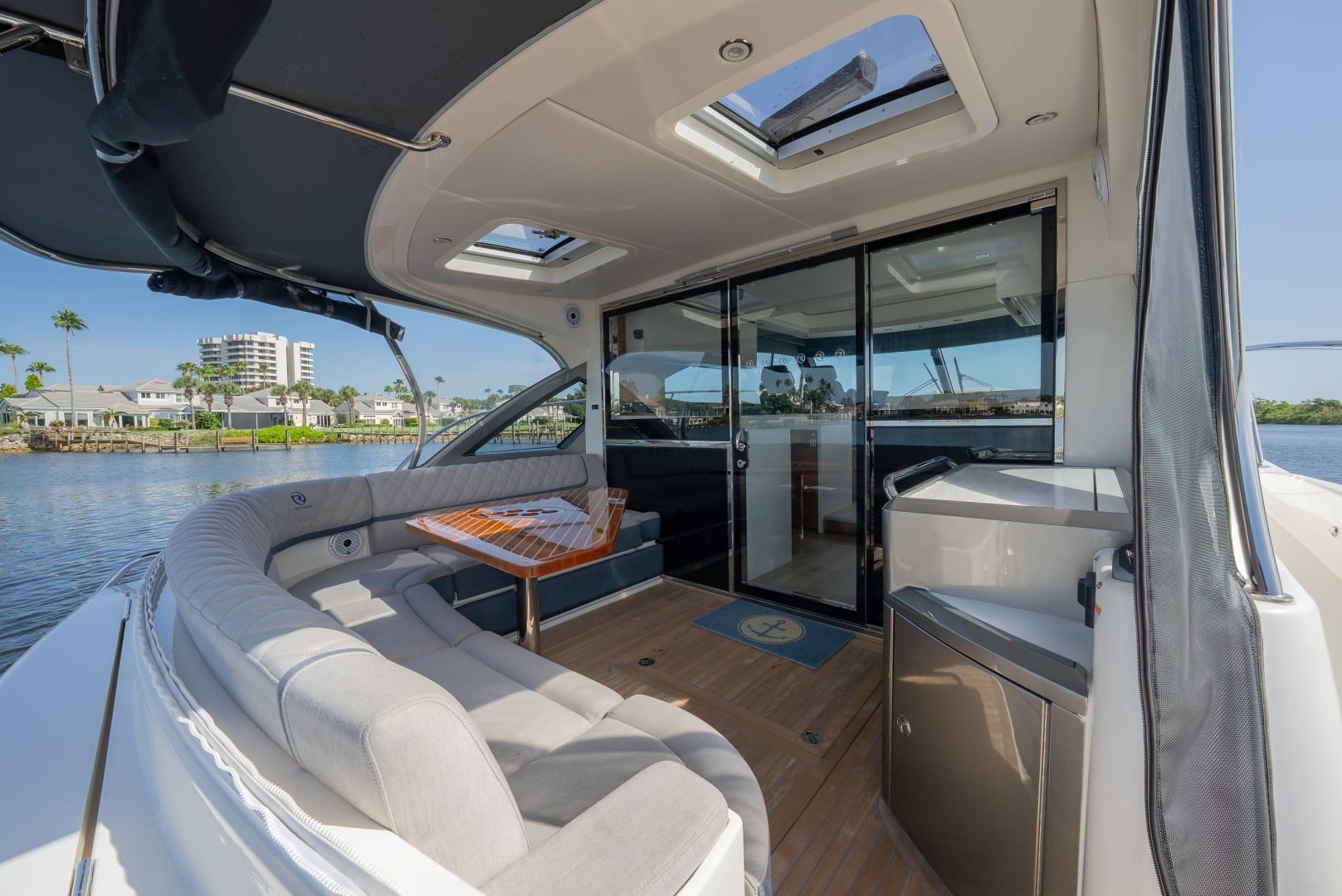 2024 Riviera 4600 "CAPTAIN FUN" - photo 3