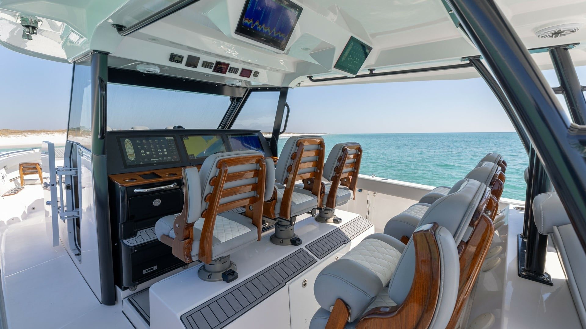 2023 Everglades 455 Center Console "Cash Cow" - photo 2