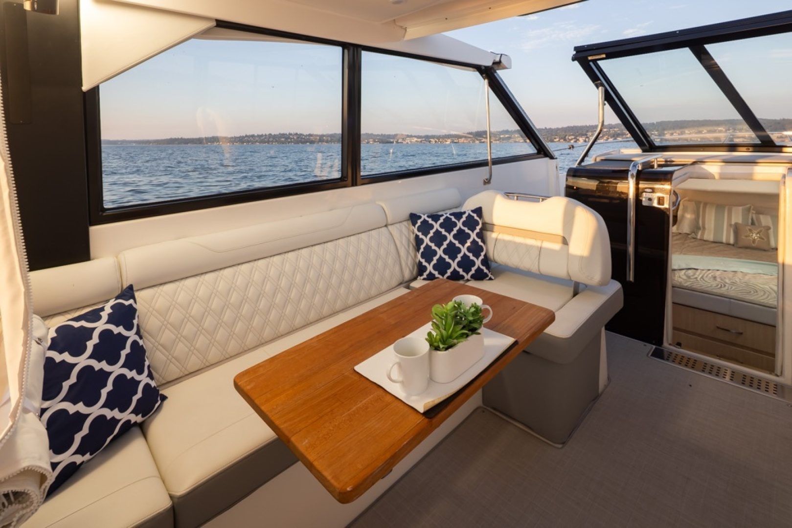2024 Regal 36 Grand Coupe "CAPTAIN MORGAN" - photo 3