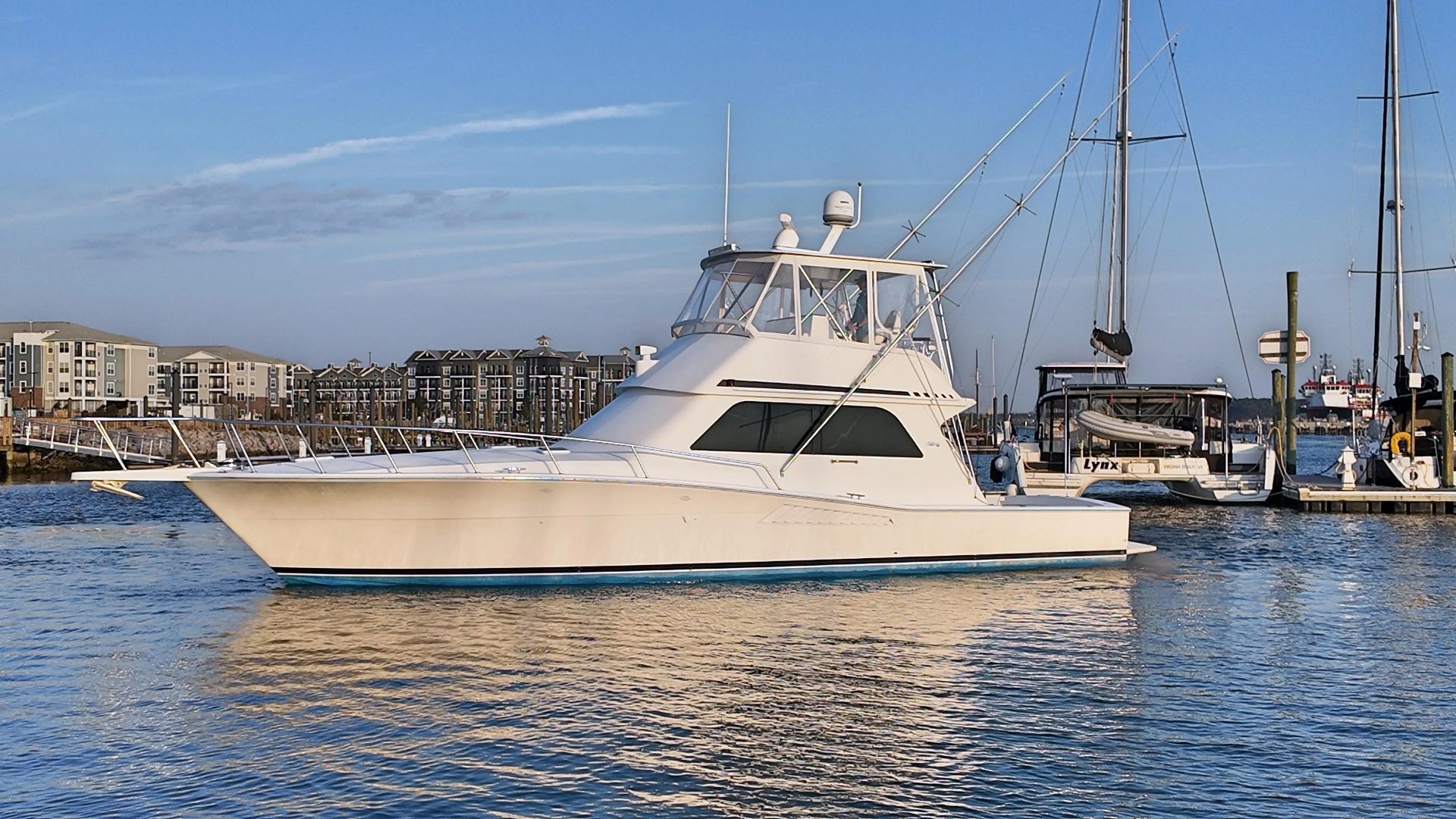 1998 Viking 47 Convertible - photo 2