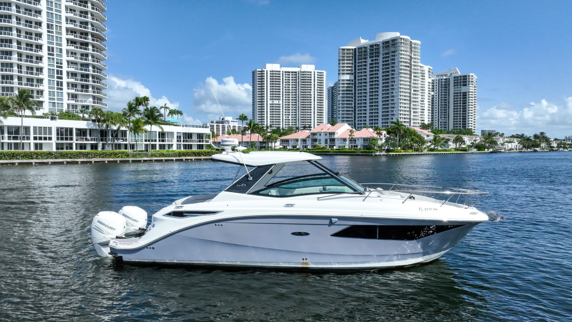 2022 Sea Ray Sundancer 320 OB - photo 2