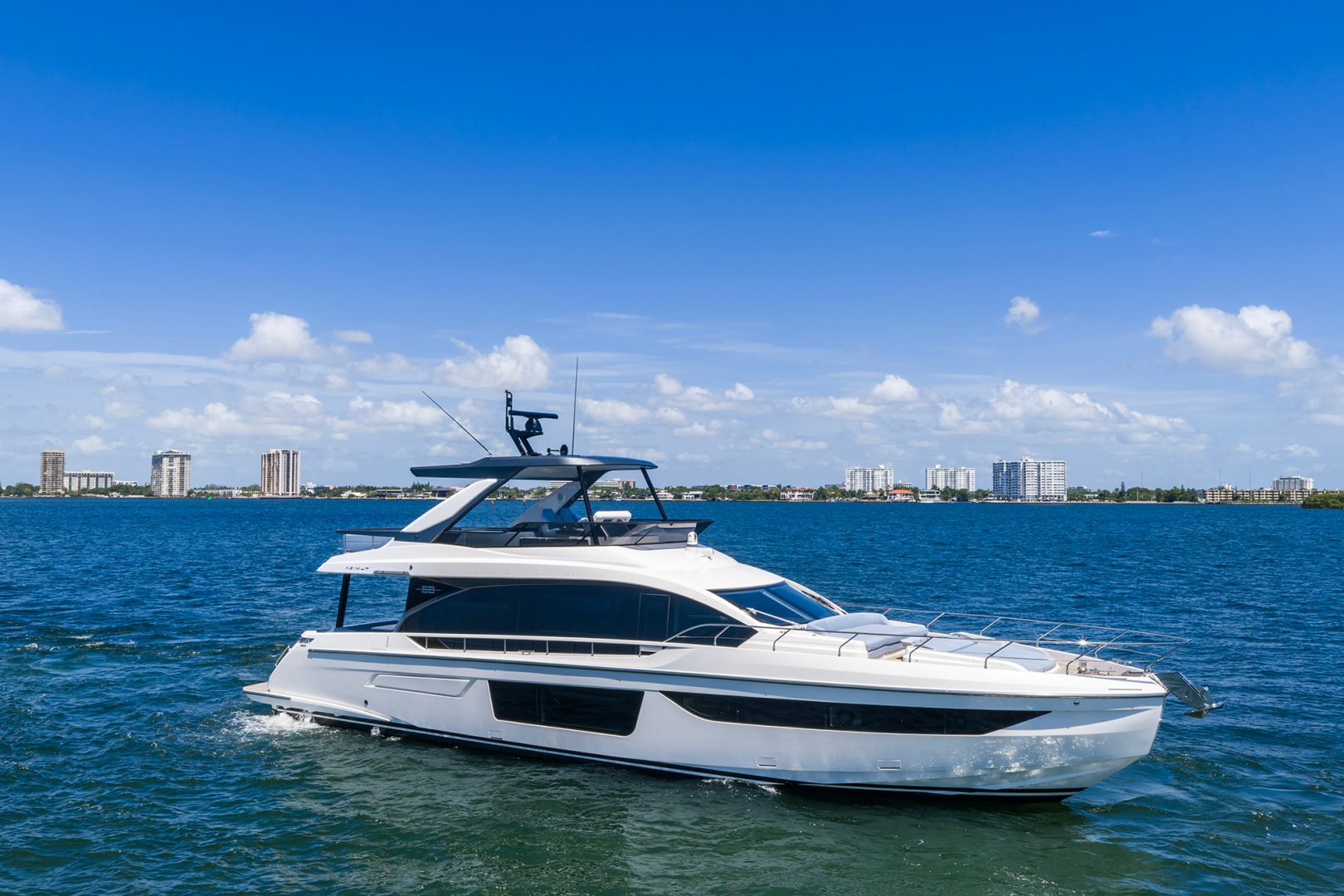 2025 Azimut 68 FLY - photo 3