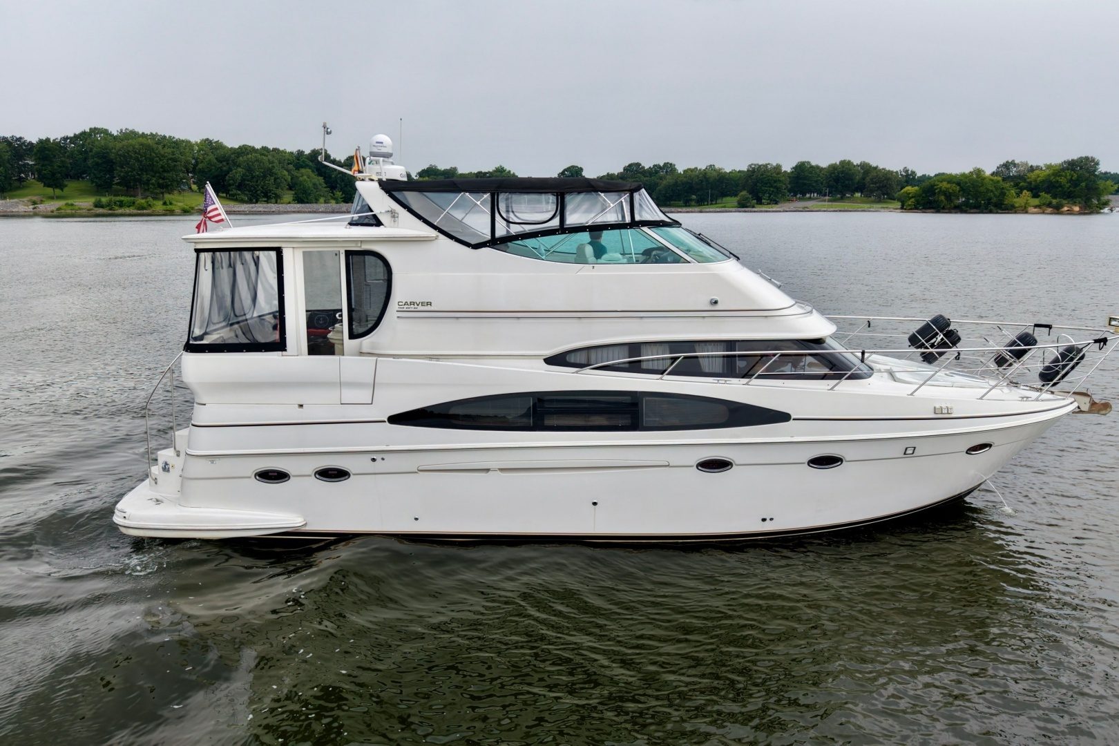 2004 Carver 466 Motor Yacht "MO HEINE" - photo 2