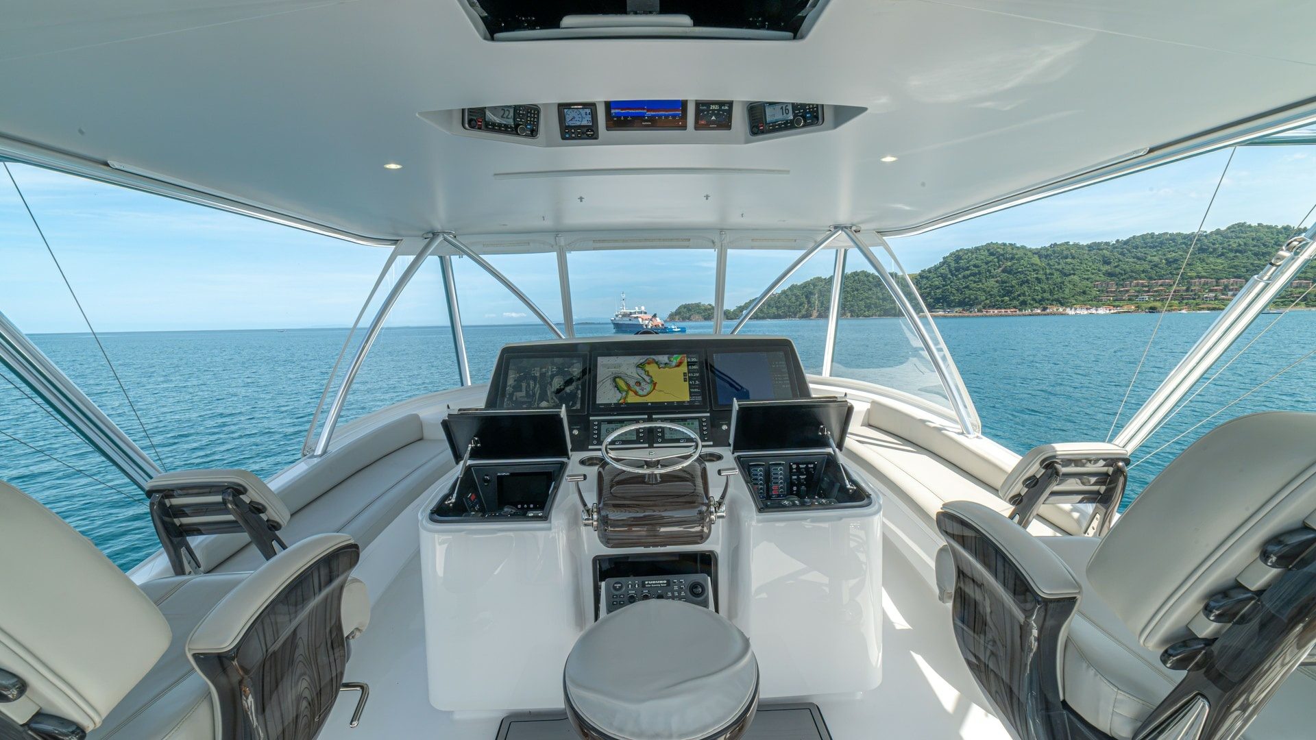2024 Viking 64 Convertible "Fish Tank" - photo 2
