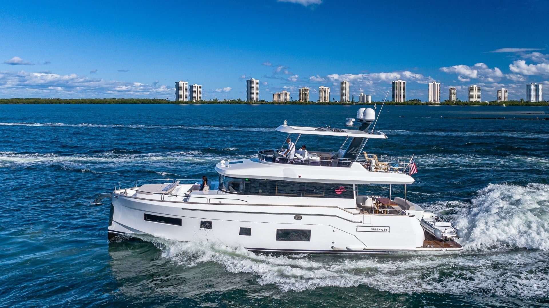2023 Sirena Flybridge "Mystic Blue" - photo 1