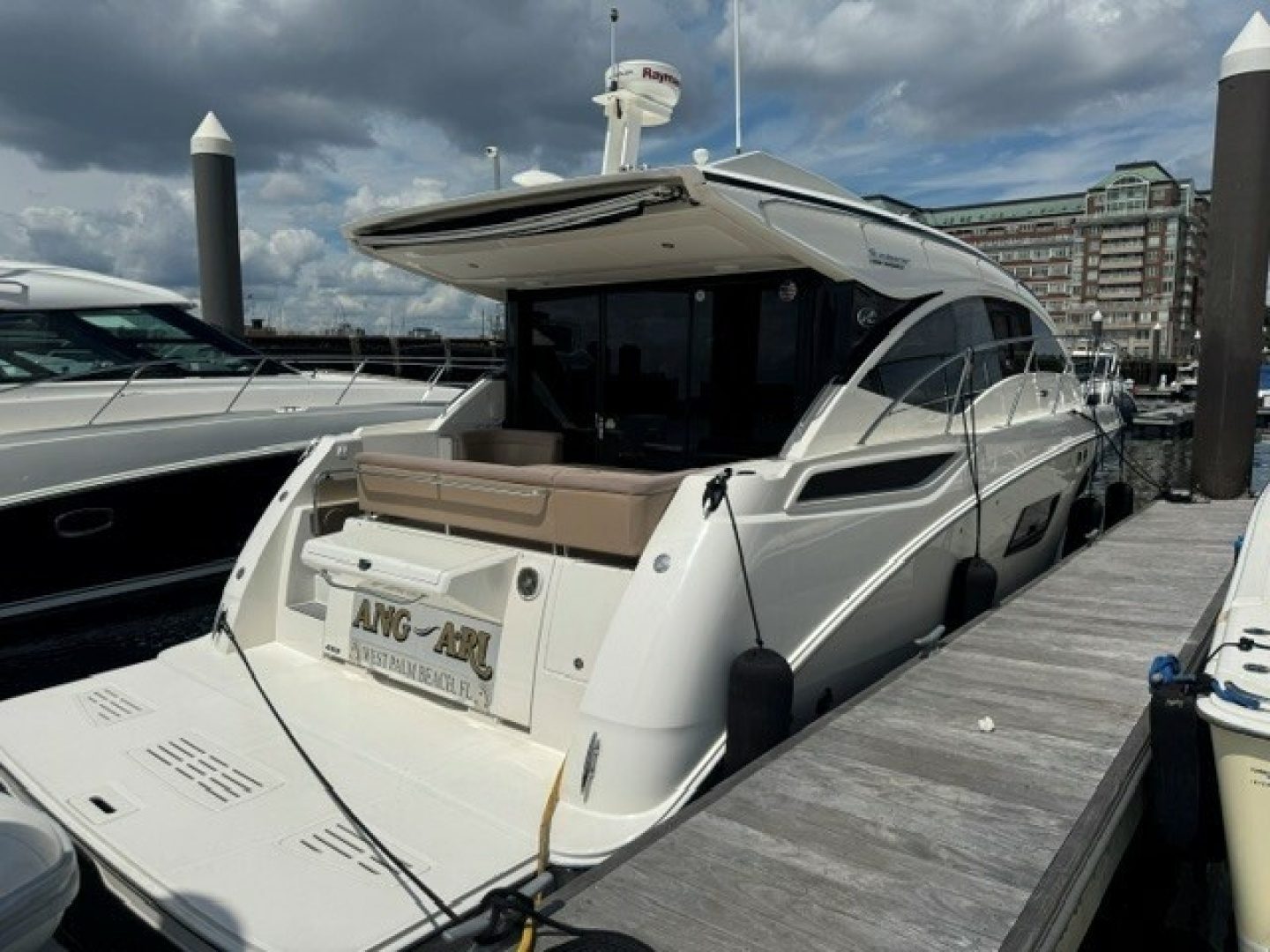 2017 Sea Ray 400 Sundancer "ANG ARI" - photo 2